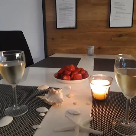 Aparthotel Rewal アパート レバル