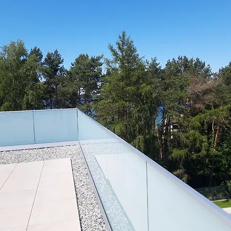 アパート Aparthotel Rewal レバル