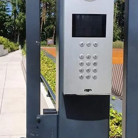 Aparthotel Rewal アパート レバル