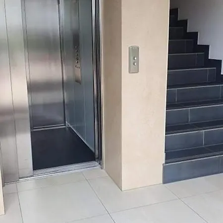 Aparthotel Rewal レバル